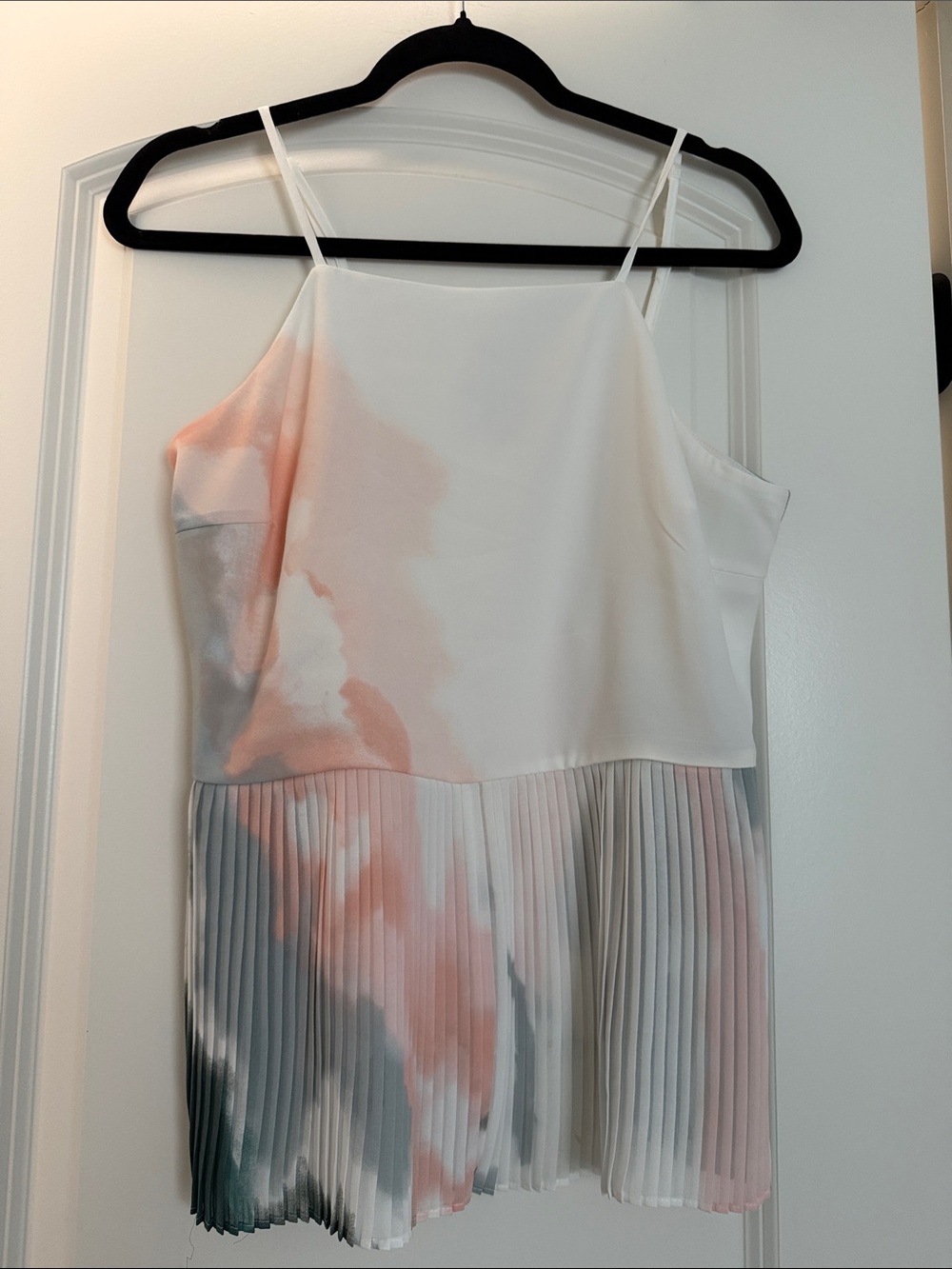 Nine West White Spaghetti-Strap Cami with Pink and Gray Tie-Dye Pleated Hem
